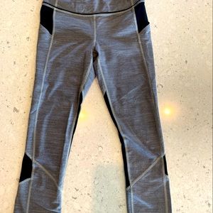 Lulu lemon size 4 capris